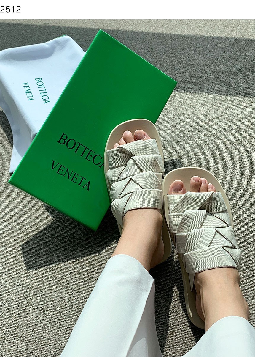 [BOTTEGA VENETA] 수입프리미엄라인 플렛뮬 샌들 정품급