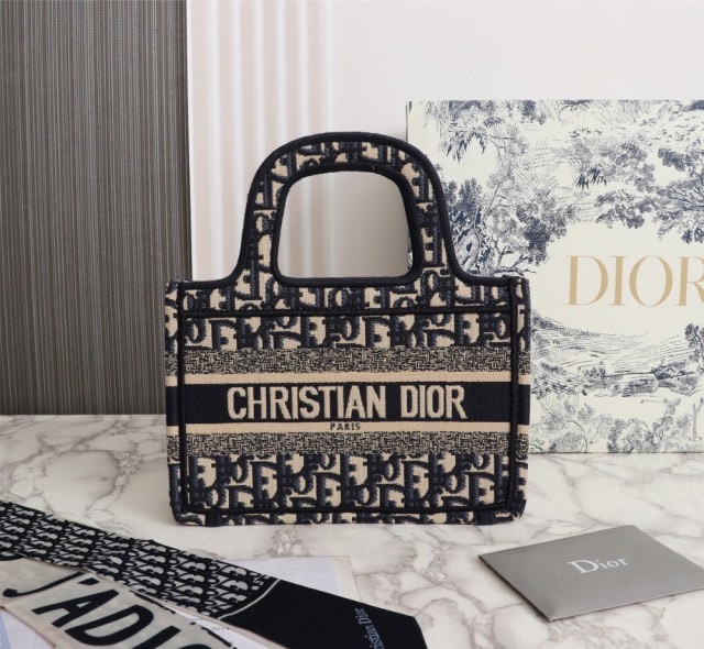 Dior 오블리크 자수 북토트 네이비