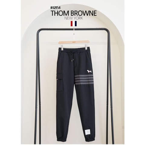 [THOM BROWNE] 톰브라운 남성 배색 도그자수 4바 기모 포켓 조거 팬츠