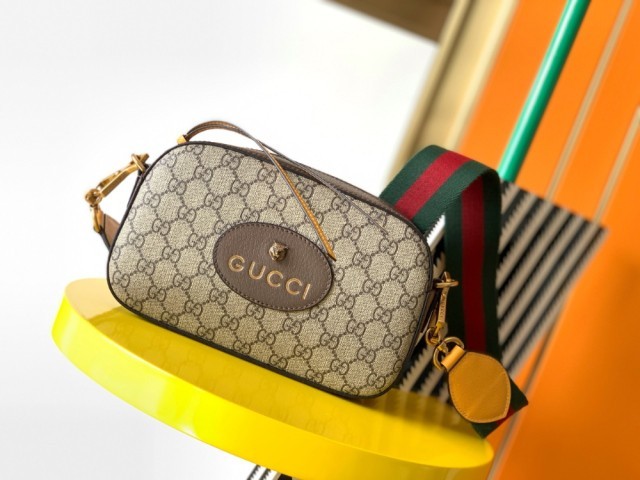 GUCCI 수프림 메신저백