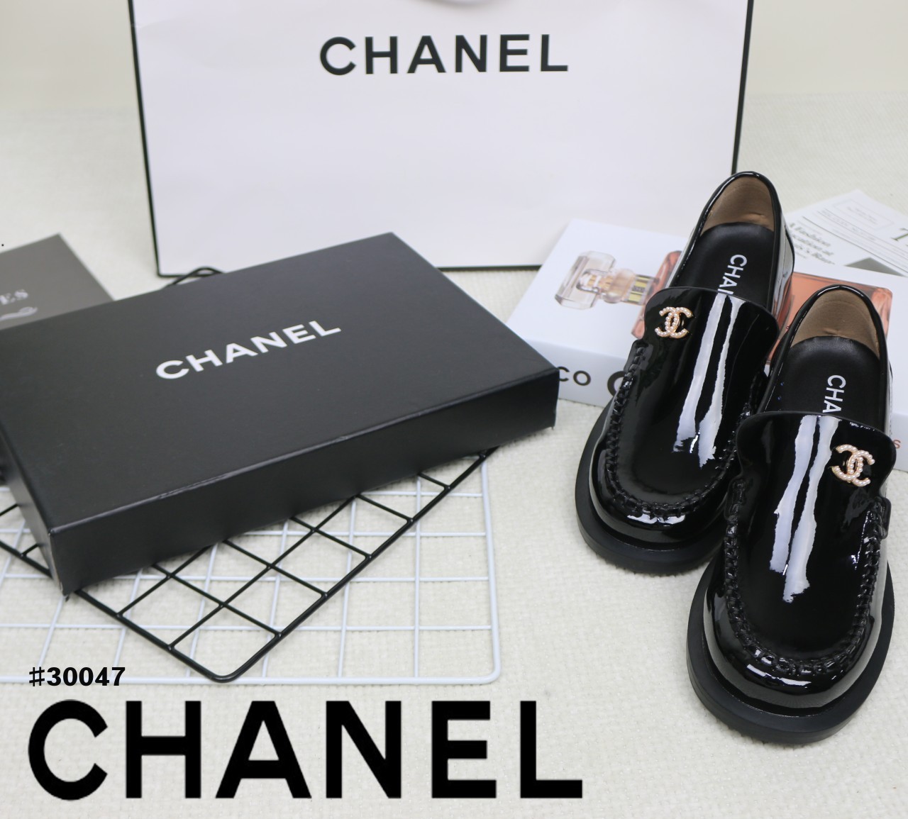 [CHANEL] 샤넬 진주 CC로고 페이던트 로퍼