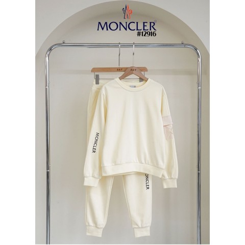 [MONCLER] 몽클레어 여성 레터링 자수 로고 포켓 맨투맨 & 조거 팬츠 셋