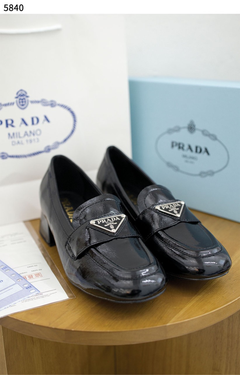 [PRADA] 수입고급 프라다 페이던트 블랙 구두