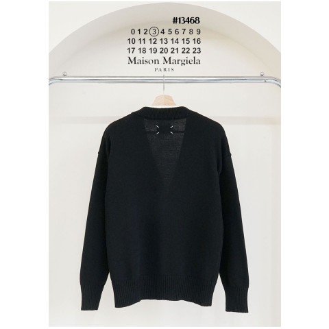 [Maison Margiela] 메종마르지엘라 남여공용 스티치 오버사이즈 브이넥 니트