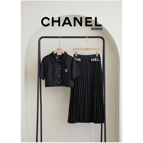 [CHANEL] 샤넬 여성 크롭셔츠 & 롱 플리츠 스커트 셋