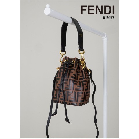 [FENDI] 팬디 FF 몬트레조 레더 버킷백 미니 브라운