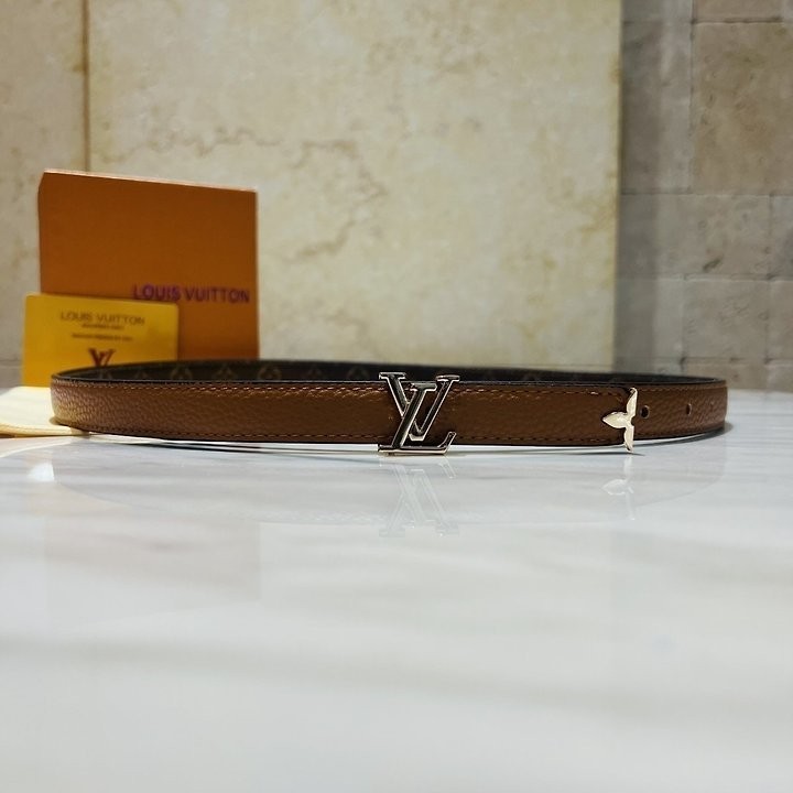 루*이비통 프리티 LV 이니셜 20MM